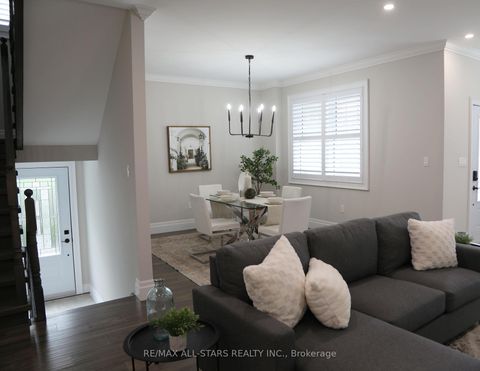 Photo 7 at 29 Patrick Drive, Aurora Highlands, Aurora