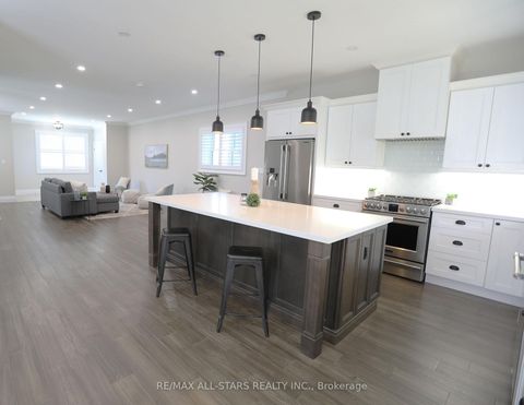 Photo 15 at 29 Patrick Drive, Aurora Highlands, Aurora