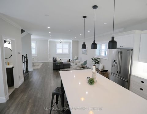 Photo 16 at 29 Patrick Drive, Aurora Highlands, Aurora