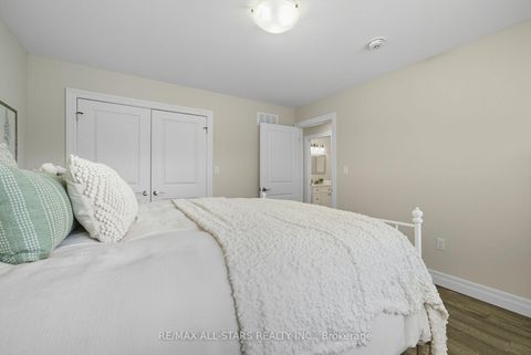 Photo 29 at 29 Patrick Drive, Aurora Highlands, Aurora