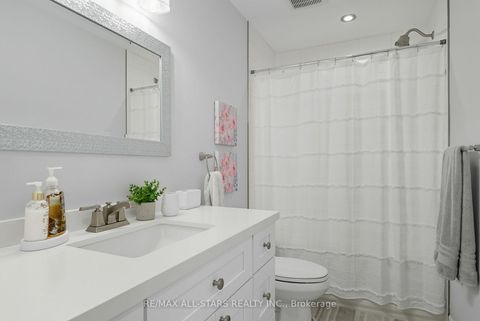 Photo 31 at 29 Patrick Drive, Aurora Highlands, Aurora