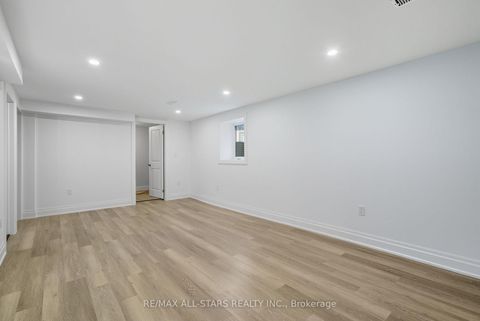 Photo 33 at 29 Patrick Drive, Aurora Highlands, Aurora