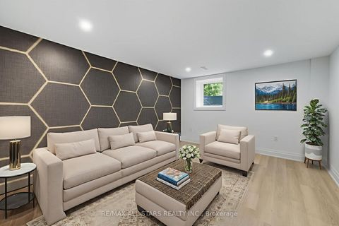 Photo 34 at 29 Patrick Drive, Aurora Highlands, Aurora