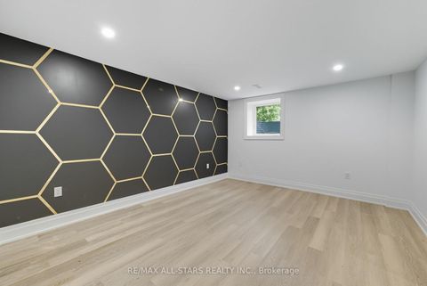 Photo 35 at 29 Patrick Drive, Aurora Highlands, Aurora