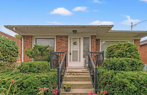 Photo 4 at 28 Waterbeach Crescent, Clairville, Toronto
