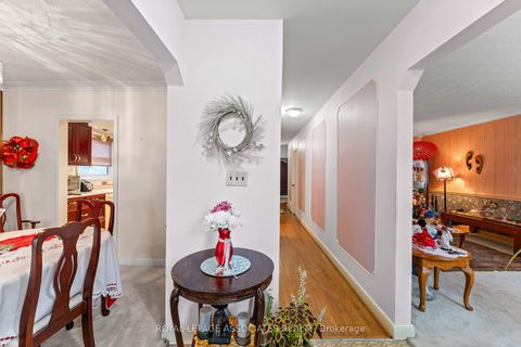 Photo 6 at 28 Waterbeach Crescent, Clairville, Toronto