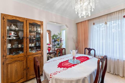 Photo 11 at 28 Waterbeach Crescent, Clairville, Toronto