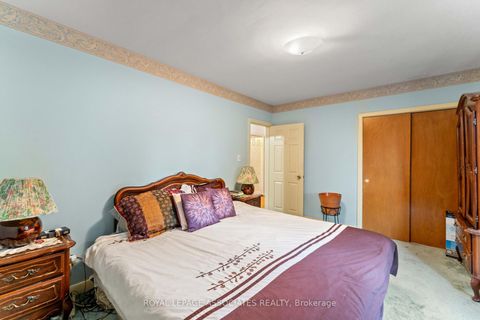 Photo 20 at 28 Waterbeach Crescent, Clairville, Toronto