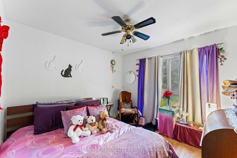 Photo 24 at 28 Waterbeach Crescent, Clairville, Toronto