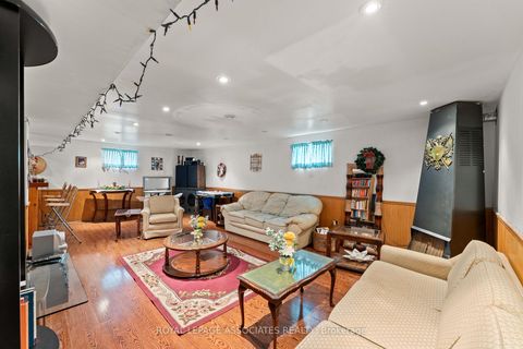 Photo 32 at 28 Waterbeach Crescent, Clairville, Toronto