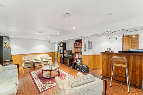 Photo 34 at 28 Waterbeach Crescent, Clairville, Toronto