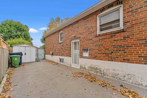 Photo 44 at 28 Waterbeach Crescent, Clairville, Toronto