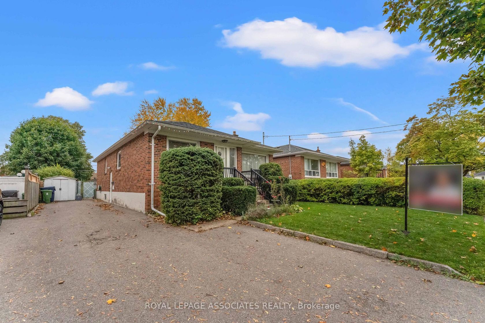Photo 3 at 28 Waterbeach Crescent, Clairville, Toronto Photo 3 at 28 Waterbeach Crescent, Clairville, Toronto