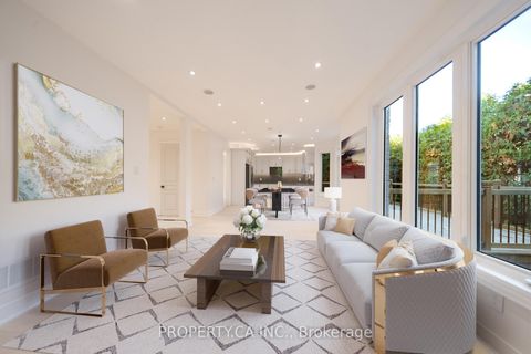 Photo 2 at 63 Concord Road, Beverley Glen, Vaughan