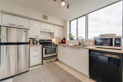 Photo 10 at 1102 - 270 Queens Quay W, Waterfront Communities C1, Toronto
