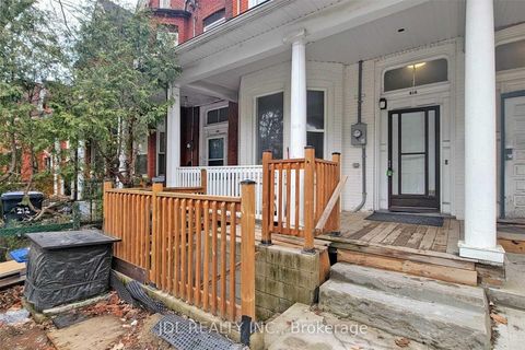 Photo 1 at 216 Mc Caul Street, Chinatown, Toronto
