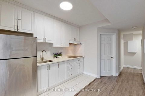Photo 12 at 216 Mc Caul Street, Chinatown, Toronto