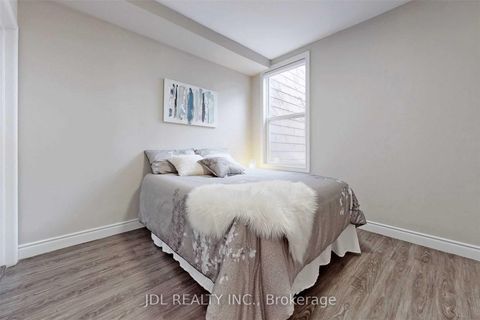 Photo 26 at 216 Mc Caul Street, Chinatown, Toronto