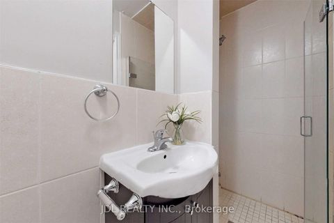 Photo 34 at 216 Mc Caul Street, Chinatown, Toronto