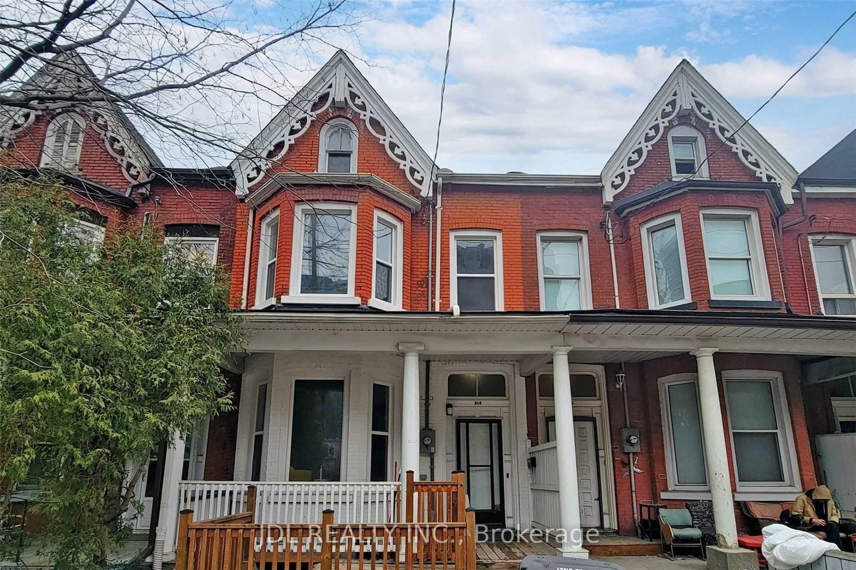 216 Mc Caul Street, Chinatown, Toronto 