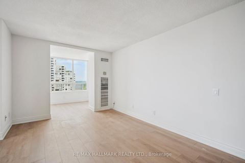 Photo 5 at 1214 - 7 Bishop Avenue, Newtonbrook East, Toronto