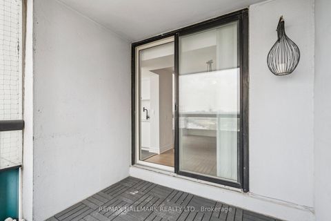 Photo 25 at 1214 - 7 Bishop Avenue, Newtonbrook East, Toronto