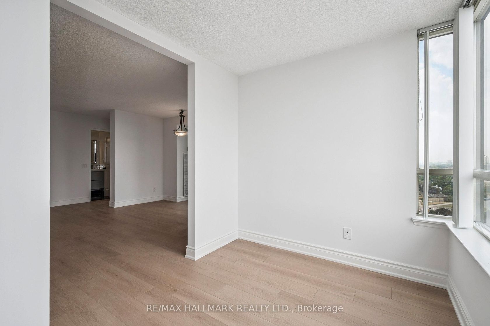 Photo 12 at 1214 - 7 Bishop Avenue, Newtonbrook East, Toronto Photo 12 at 1214 - 7 Bishop Avenue, Newtonbrook East, Toronto