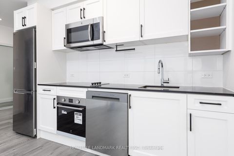 Photo 7 at 910 - 68 Shuter Street, Yonge Corridor, Toronto Photo 7 at 910 - 68 Shuter Street, Yonge Corridor, Toronto