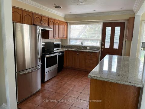 Photo 10 at 20 Goulding Avenue, Newtonbrook West, Toronto