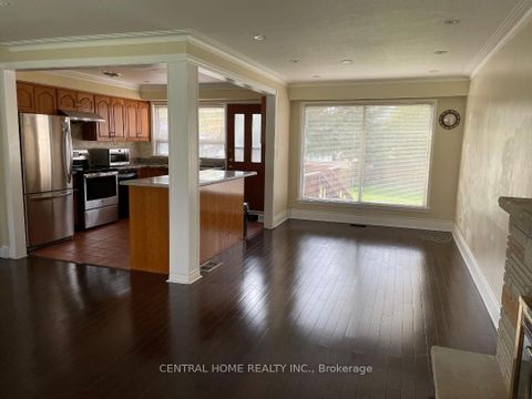 Photo 11 at 20 Goulding Avenue, Newtonbrook West, Toronto