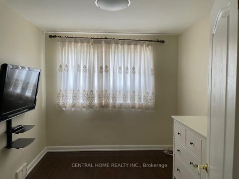 Photo 16 at 20 Goulding Avenue, Newtonbrook West, Toronto