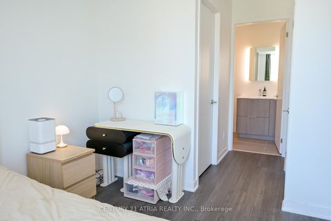 Photo 11 at 303 - 185 Alberta Avenue, Oakwood Village, Toronto