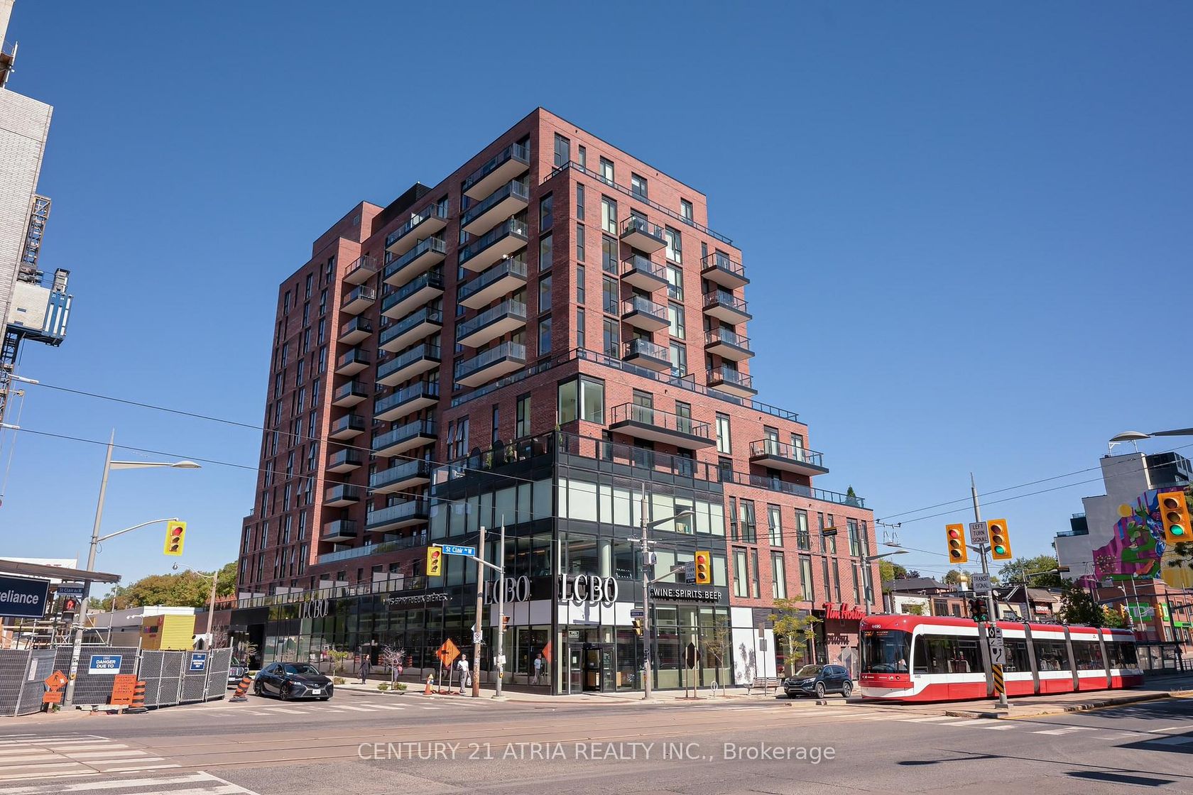 303 - 185 Alberta Avenue, Oakwood Village, Toronto 