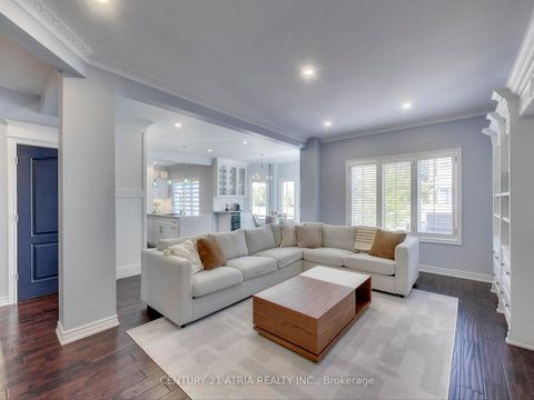 Photo 4 at 2 Whalen Court, Westbrook, Richmond Hill