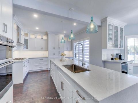 Photo 6 at 2 Whalen Court, Westbrook, Richmond Hill