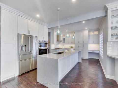 Photo 7 at 2 Whalen Court, Westbrook, Richmond Hill