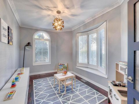 Photo 11 at 2 Whalen Court, Westbrook, Richmond Hill