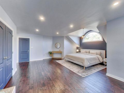 Photo 17 at 2 Whalen Court, Westbrook, Richmond Hill