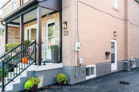 Photo 2 at 22 Rupert Street, Birchmount, Toronto