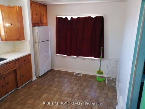 Photo 5 at 78 Maybourne Avenue, Birchmount, Toronto Photo 5 at 78 Maybourne Avenue, Birchmount, Toronto
