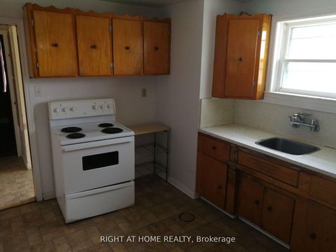Photo 6 at 78 Maybourne Avenue, Birchmount, Toronto Photo 6 at 78 Maybourne Avenue, Birchmount, Toronto