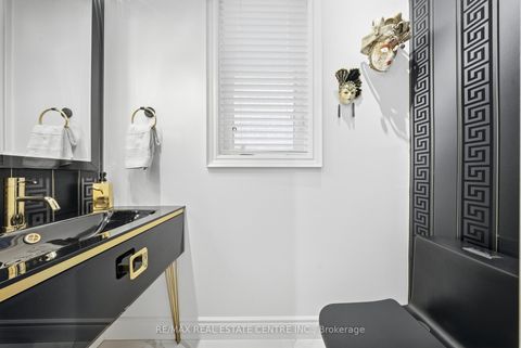Photo 9 at 8 Bristlewood Crescent, Patterson, Vaughan