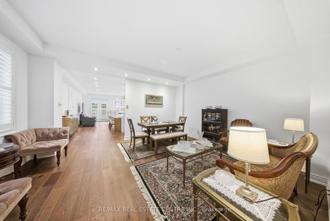 Photo 10 at 8 Bristlewood Crescent, Patterson, Vaughan