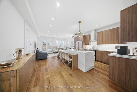 Photo 13 at 8 Bristlewood Crescent, Patterson, Vaughan