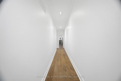 Photo 25 at 8 Bristlewood Crescent, Patterson, Vaughan