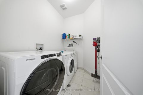 Photo 28 at 8 Bristlewood Crescent, Patterson, Vaughan