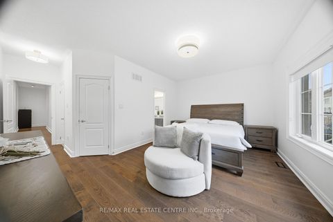 Photo 30 at 8 Bristlewood Crescent, Patterson, Vaughan