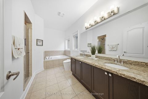 Photo 31 at 8 Bristlewood Crescent, Patterson, Vaughan