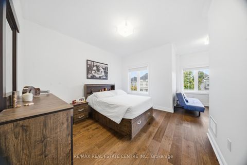 Photo 32 at 8 Bristlewood Crescent, Patterson, Vaughan