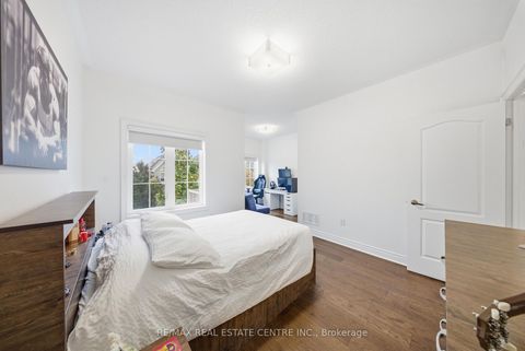 Photo 33 at 8 Bristlewood Crescent, Patterson, Vaughan